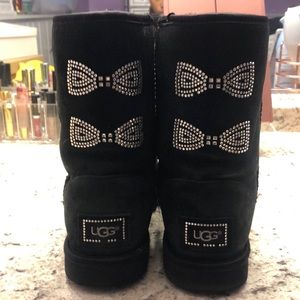 Black medium height Ugg’s
